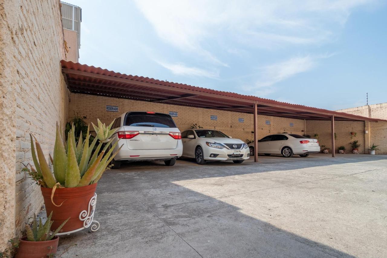 Hotel Casa Garatusa Yuriria Eksteriør billede
