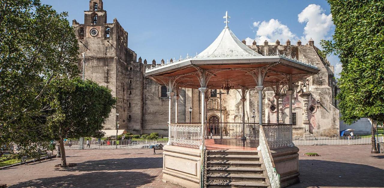 Hotel Casa Garatusa Yuriria Eksteriør billede